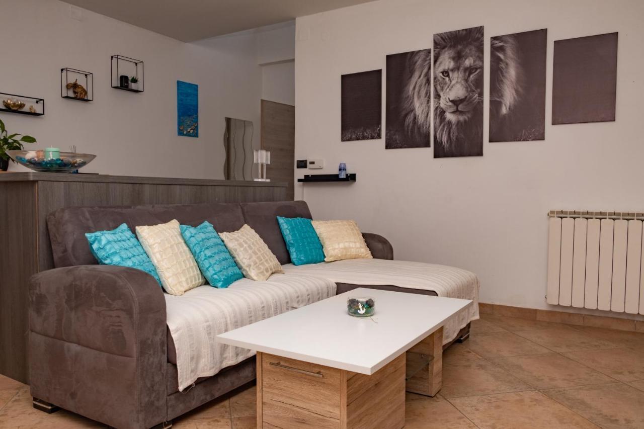 Sea Apartment Изола Екстериор снимка